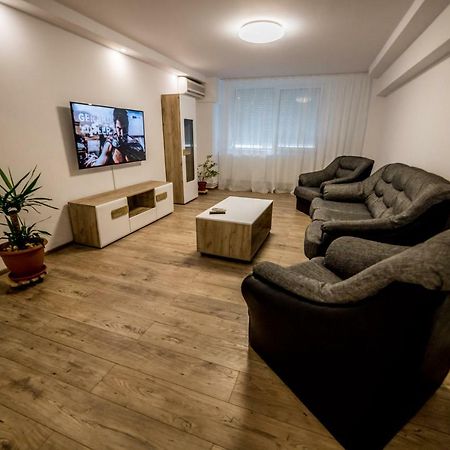 Апартаменты Apartament Sorina Maria Дева Экстерьер фото
