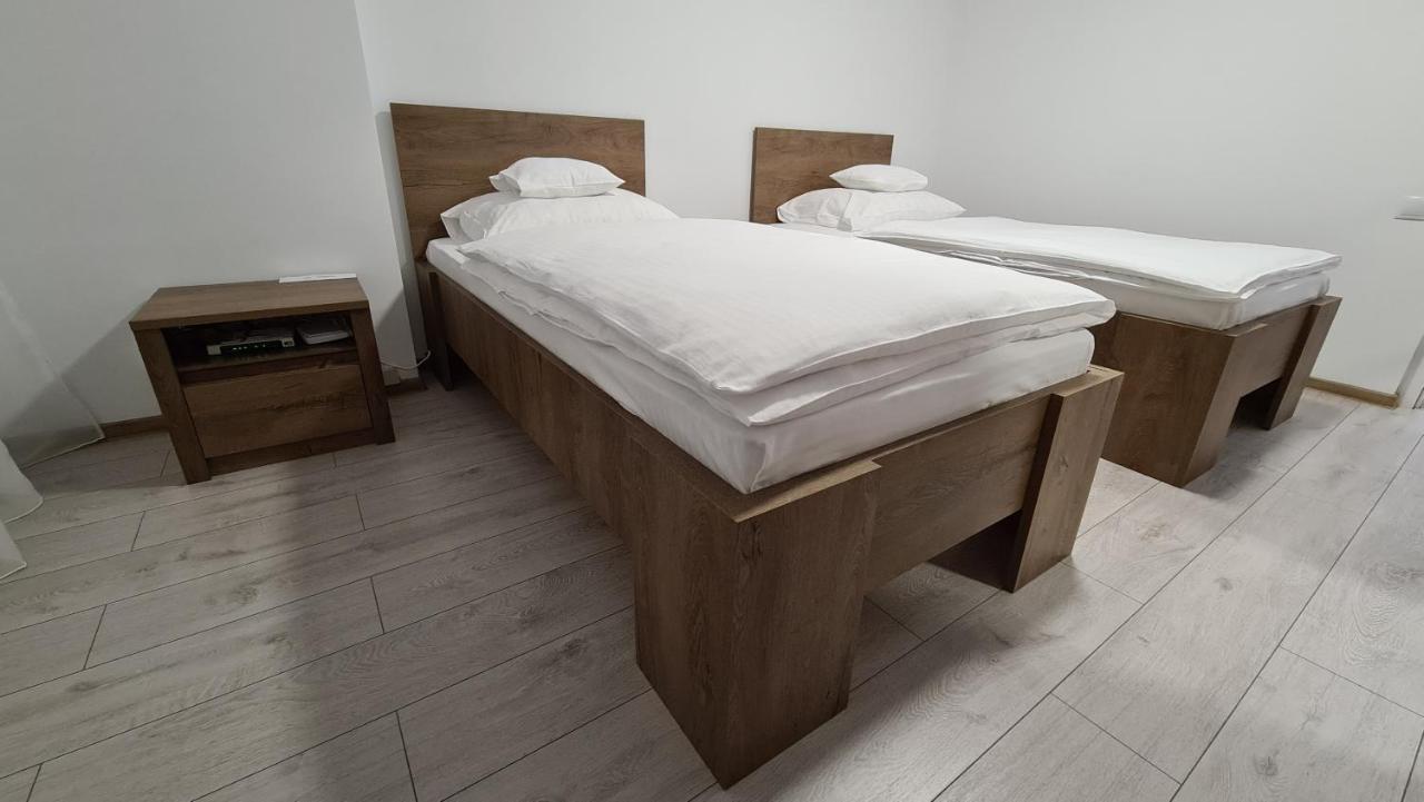 Апартаменты Apartament Sorina Maria Дева Экстерьер фото