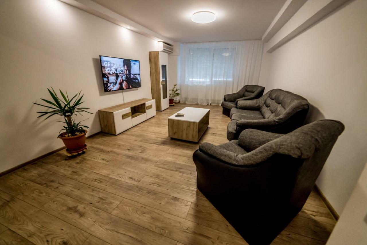 Апартаменты Apartament Sorina Maria Дева Экстерьер фото