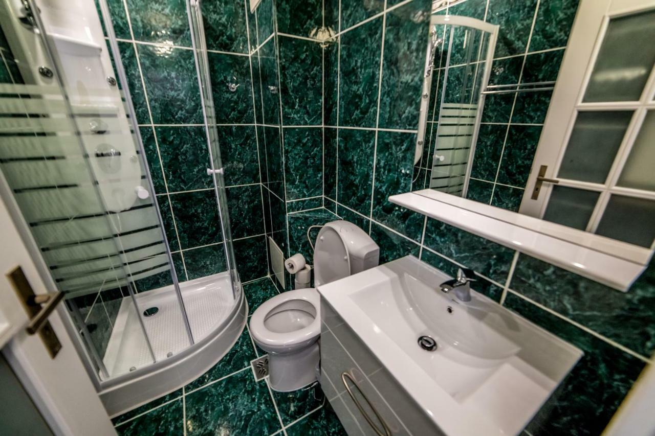 Апартаменты Apartament Sorina Maria Дева Экстерьер фото