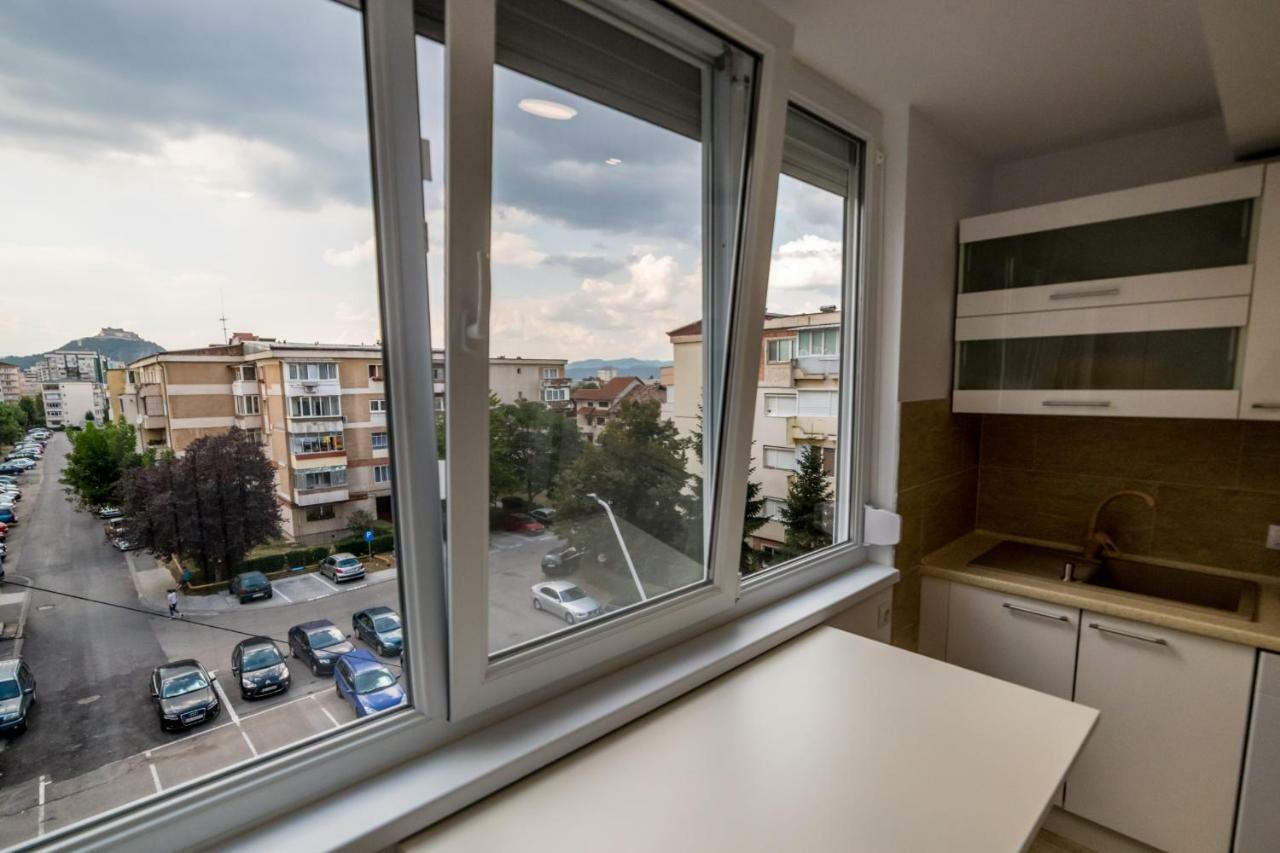 Апартаменты Apartament Sorina Maria Дева Экстерьер фото